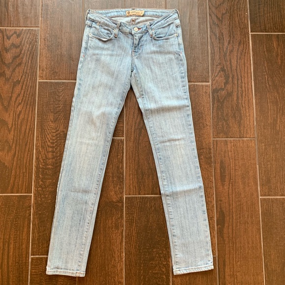 Just USA Light Wash Skinny Made in USA - Picture 5 of 8